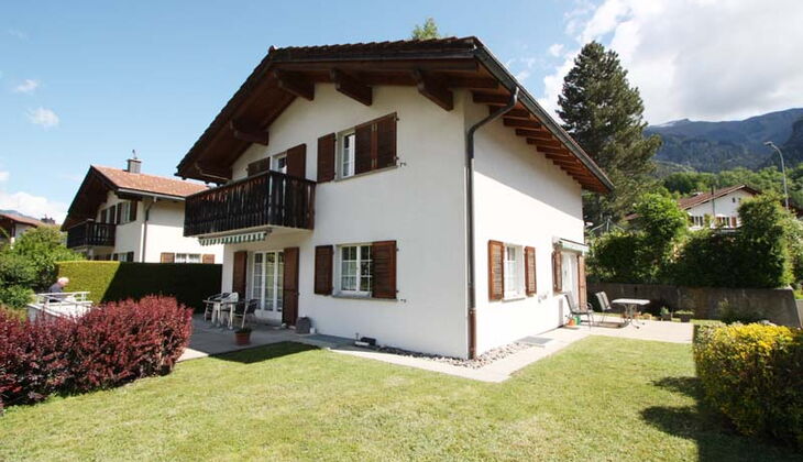 Bauernhaus mit Stall und Garten in Feldis